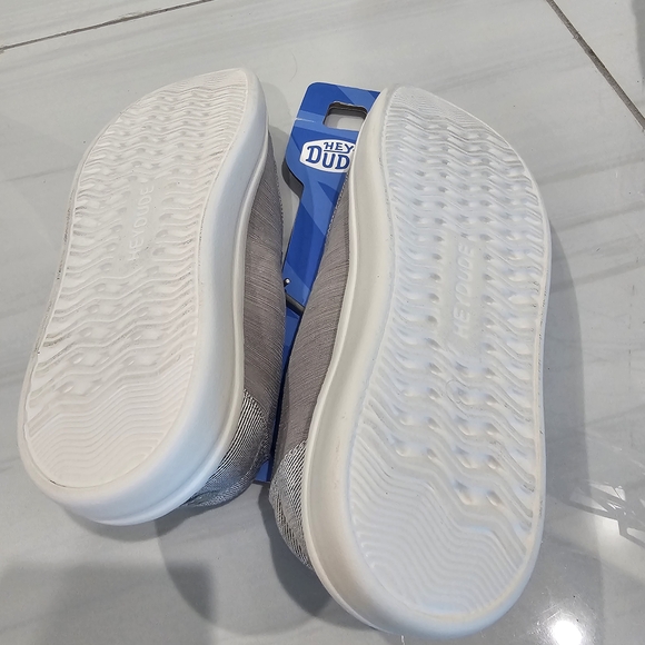 Hey Dude Womens Gray Casual Shoes Size 7 - Picture 3 of 3